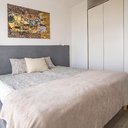 Apartamenty Towarowa Poznan Bagian luar foto