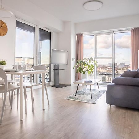 Apartamenty Towarowa Poznan Bagian luar foto
