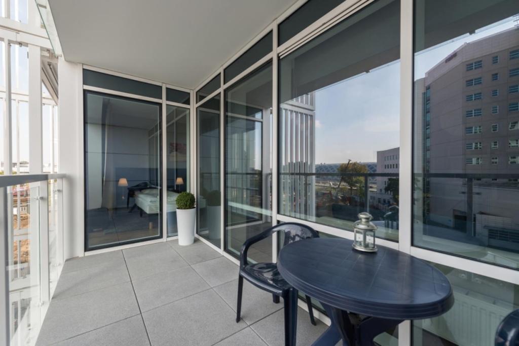 Apartamenty Towarowa Poznan Bagian luar foto