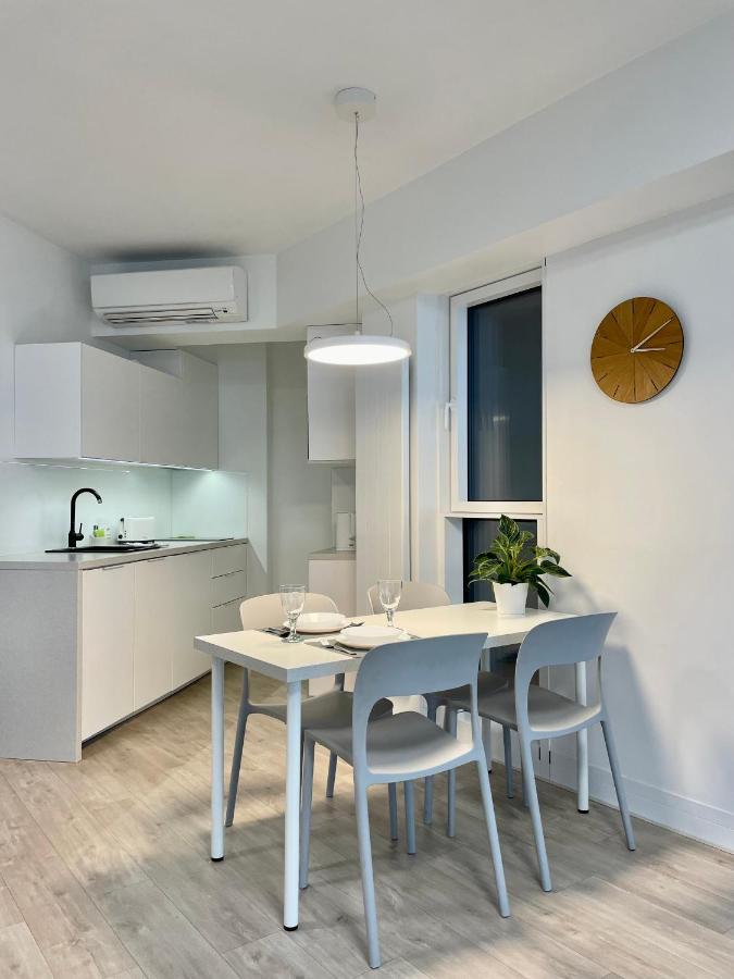 Apartamenty Towarowa Poznan Bagian luar foto