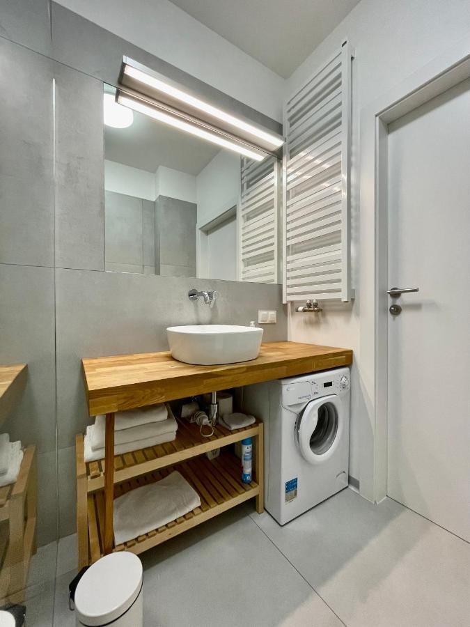 Apartamenty Towarowa Poznan Bagian luar foto
