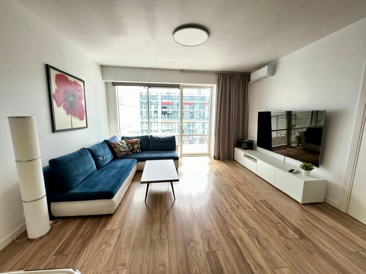 Apartamenty Towarowa Poznan Bagian luar foto