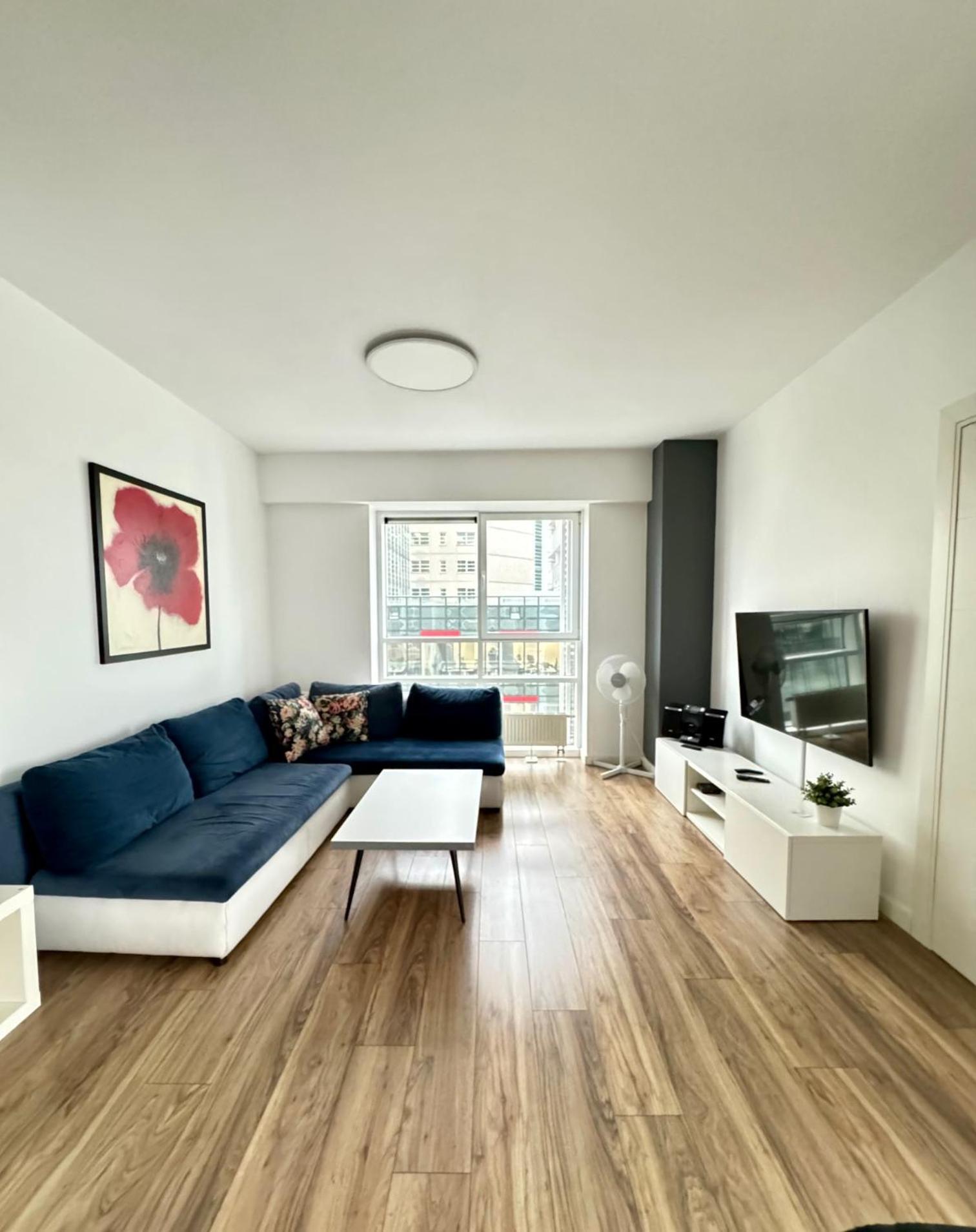 Apartamenty Towarowa Poznan Bagian luar foto
