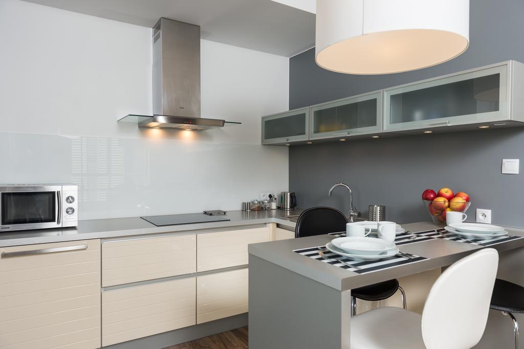 Apartamenty Towarowa Poznan Ruang foto