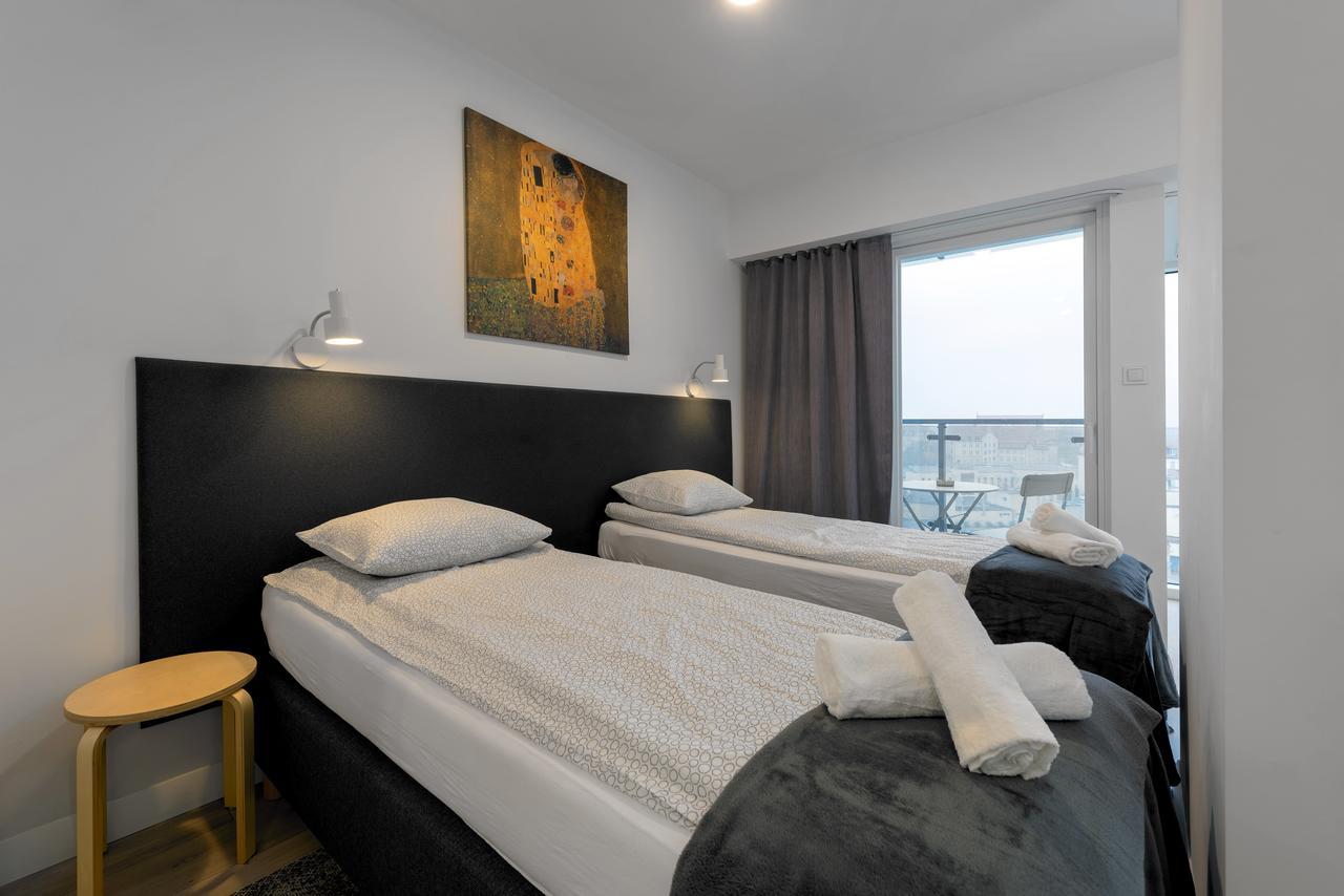 Apartamenty Towarowa Poznan Bagian luar foto
