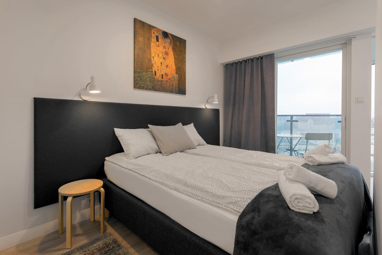 Apartamenty Towarowa Poznan Bagian luar foto